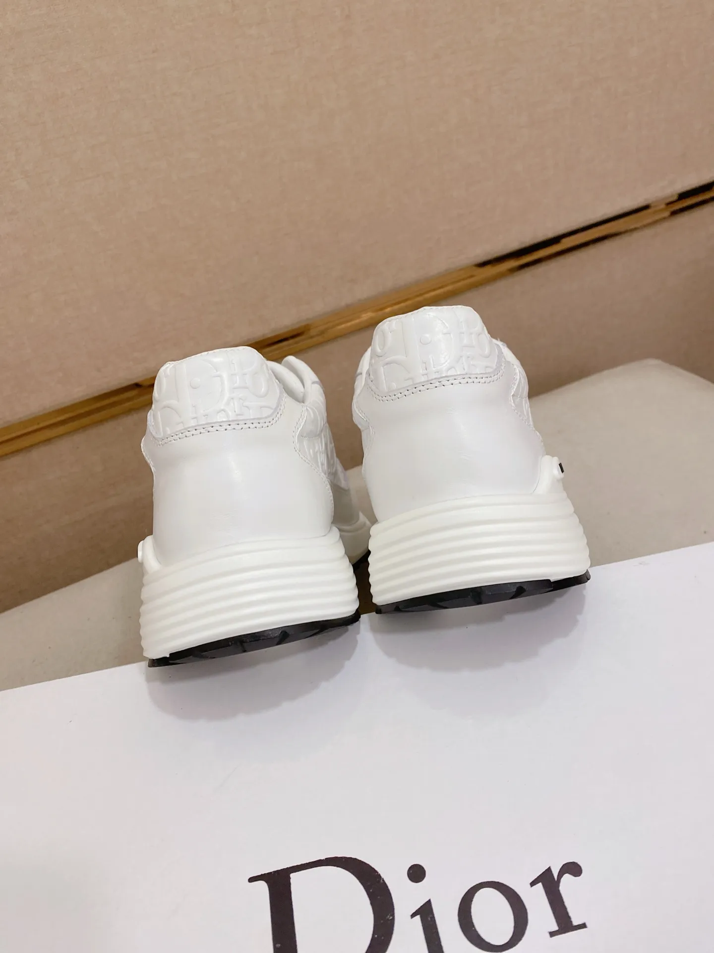 Men's shoes💰: 462💰 [Dior·Dior] New casual sports style men's shoes, new spring and summer design, perfect workmanship, lace-up style to create wardrobe quality, upper: imported first-layer cowhide, sheepskin lining is soft and comfortable, ultra-light TPU wear-resistant outsole, simple, versatile fashion men's shoes, excellent color code number 38--44. Can be customized 45 non-returnable